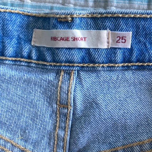 Levi’s Shorts - Picture 5 of 7